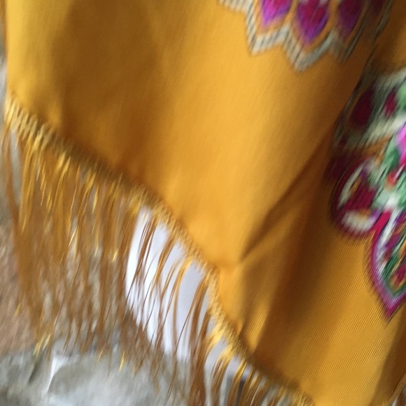 New! Stunning Ochre Floral Fringed Russian Shawl - Picture 7 of 8